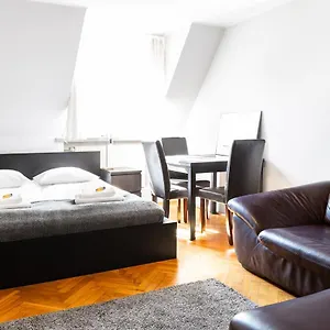 2 Bedroom Apartment, Heart Of Tomasza St Kraków
